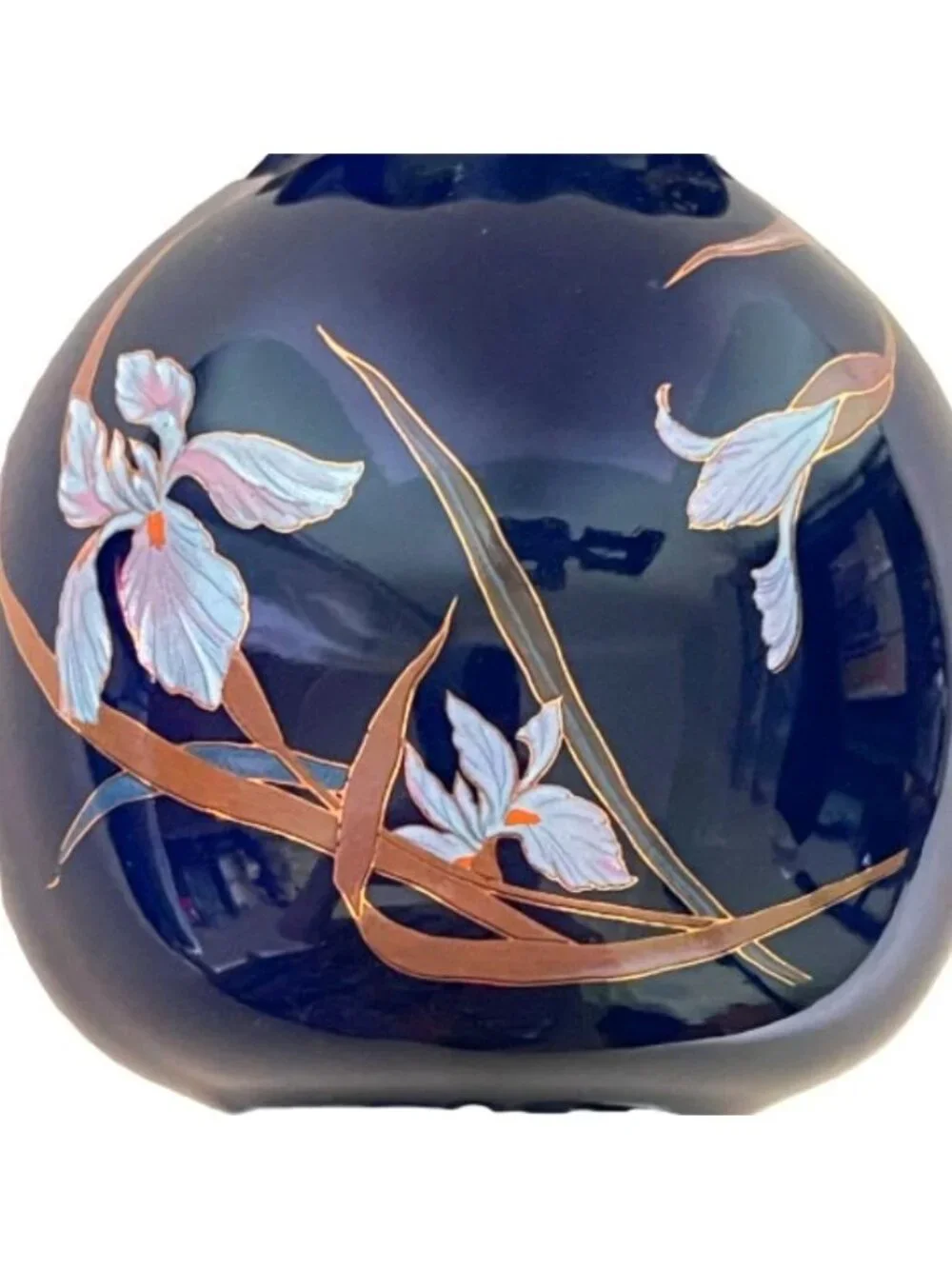 Vintage Japanese Cobalt Blue Porcelain Scalloped Iris Bud Vase 4.75